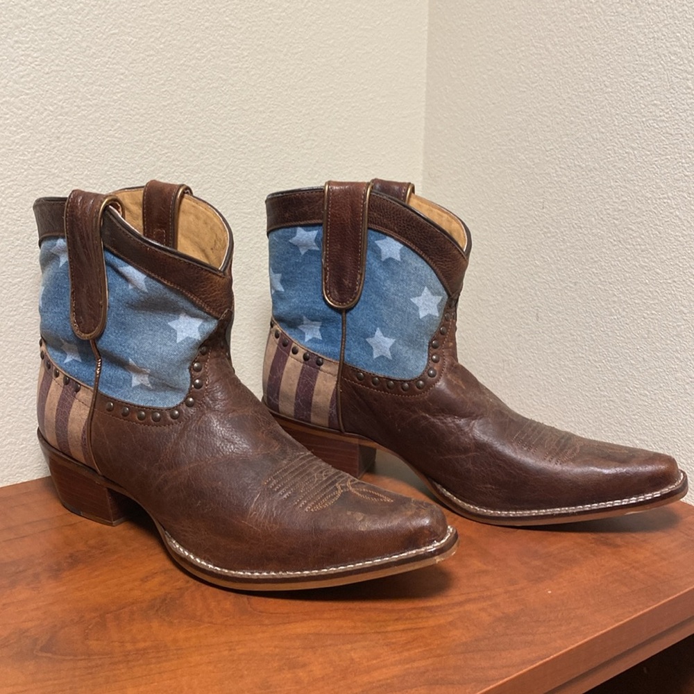 NWOT Women’s Shyanne Booties, size 10 - Picture 3 of 10